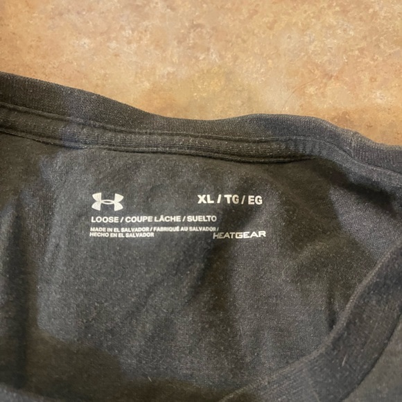 Men’s extra large xl under armor short sleeve shirts. - Picture 3 of 6
